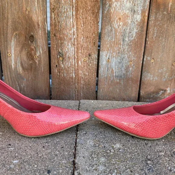 COMFORT PLUS Women’s Pink Coral Pointer Toe Snake Print Pump Heel Size 8.5 - Picture 11 of 12